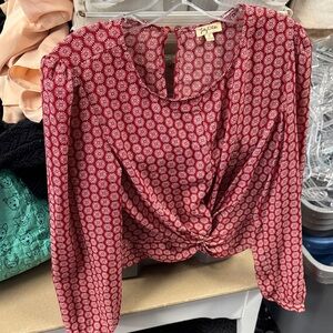 Lily white top M // 010808